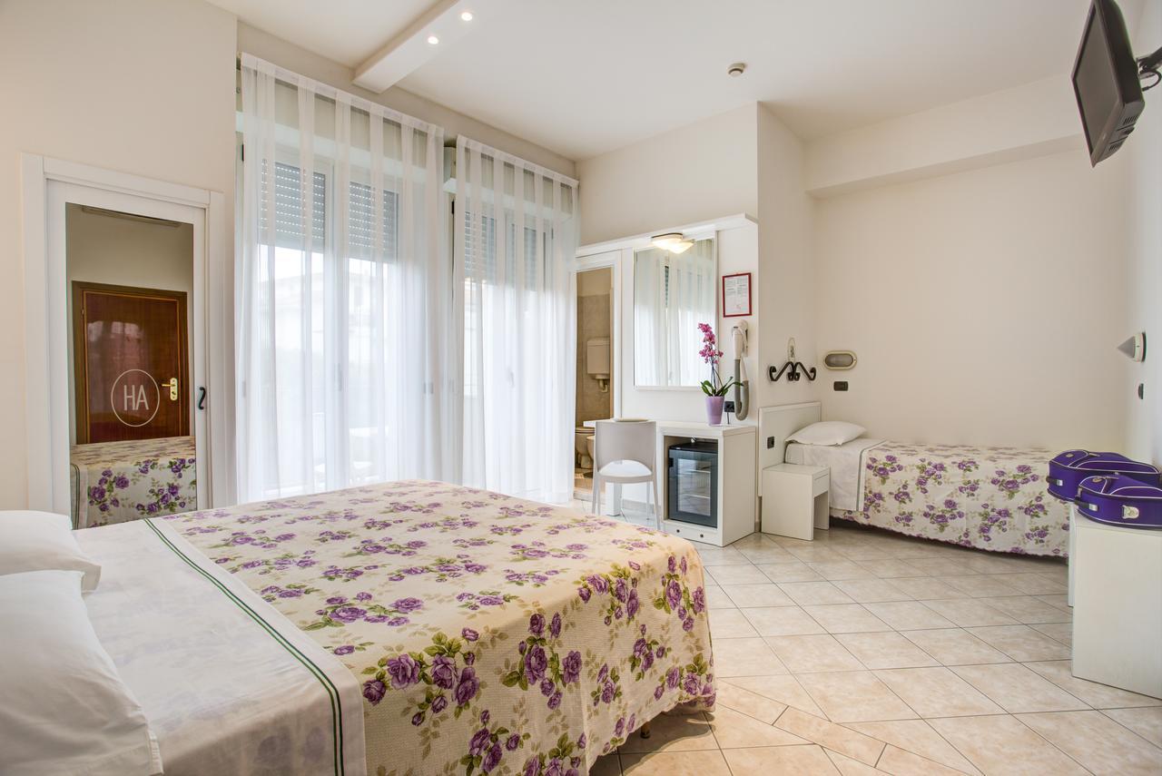 Ancora Hotel & Residence Cattolica Luaran gambar